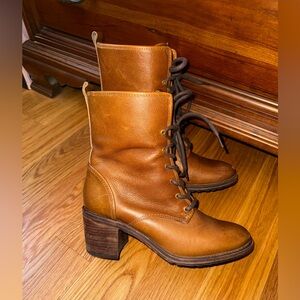 Hunter Tan Leather Lace-Up Ankle Boots